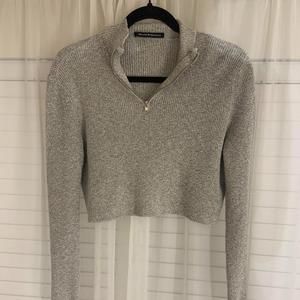 Brandy Melville cropped sweater Brandy Melville